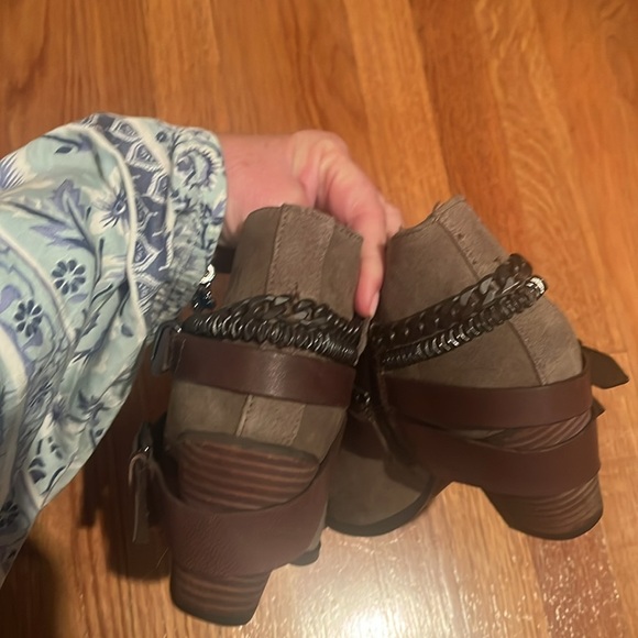 Trouve leather grunge style leather booties size 8 w/ metal & leather straps - Picture 3 of 9